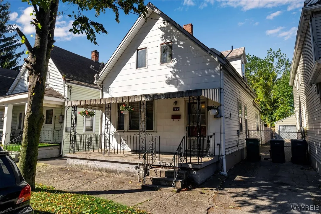 122 Gilbert Street, Buffalo, New York 14206, Buffalo, New York 14206, 2 Bedrooms Bedrooms, 10 Rooms Rooms,1 BathroomBathrooms,Residential,For Sale,122 Gilbert Street, Buffalo, New York 14206,0,B1644822