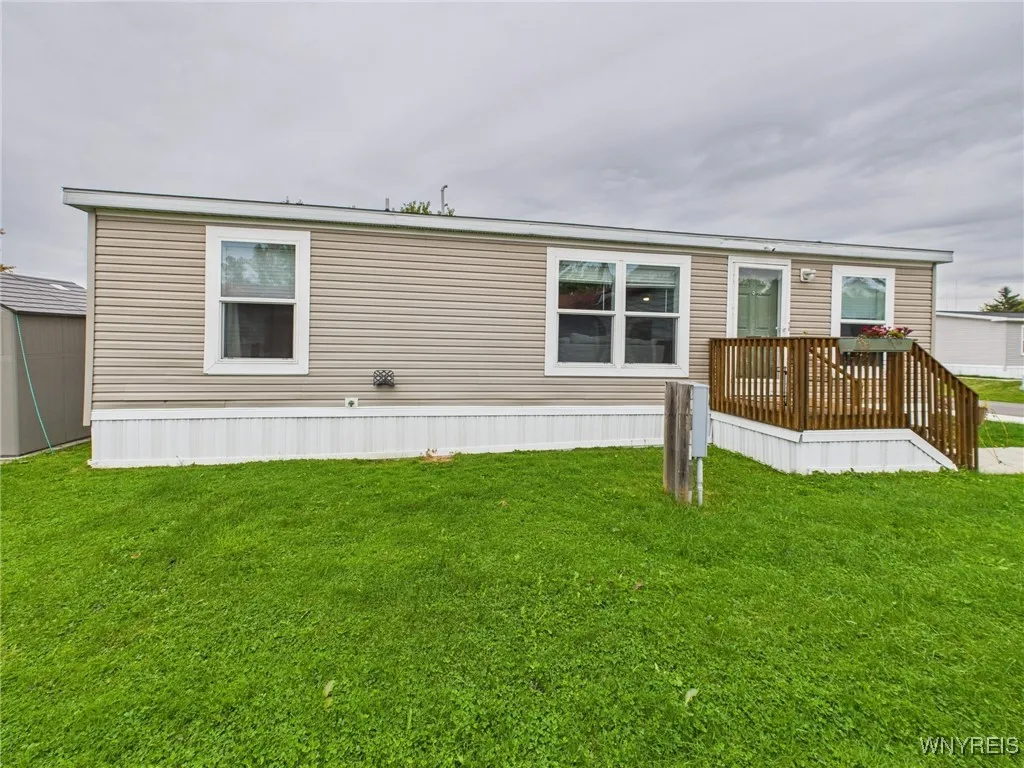 21 Brush Drive, Hamburg, New York 14075, Hamburg, New York 14075, 3 Bedrooms Bedrooms, 8 Rooms Rooms,2 BathroomsBathrooms,Residential,For Sale,21 Brush Drive, Hamburg, New York 14075,0,B1646029