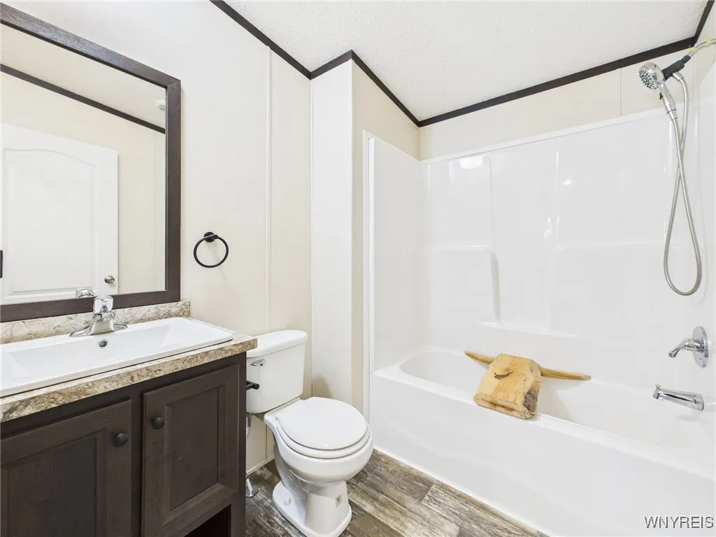 21 Brush Drive, Hamburg, New York 14075, Hamburg, New York 14075, 3 Bedrooms Bedrooms, 8 Rooms Rooms,2 BathroomsBathrooms,Residential,For Sale,21 Brush Drive, Hamburg, New York 14075,0,B1646029