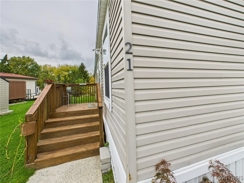 21 Brush Drive, Hamburg, New York 14075, Hamburg, New York 14075, 3 Bedrooms Bedrooms, 8 Rooms Rooms,2 BathroomsBathrooms,Residential,For Sale,21 Brush Drive, Hamburg, New York 14075,0,B1646029