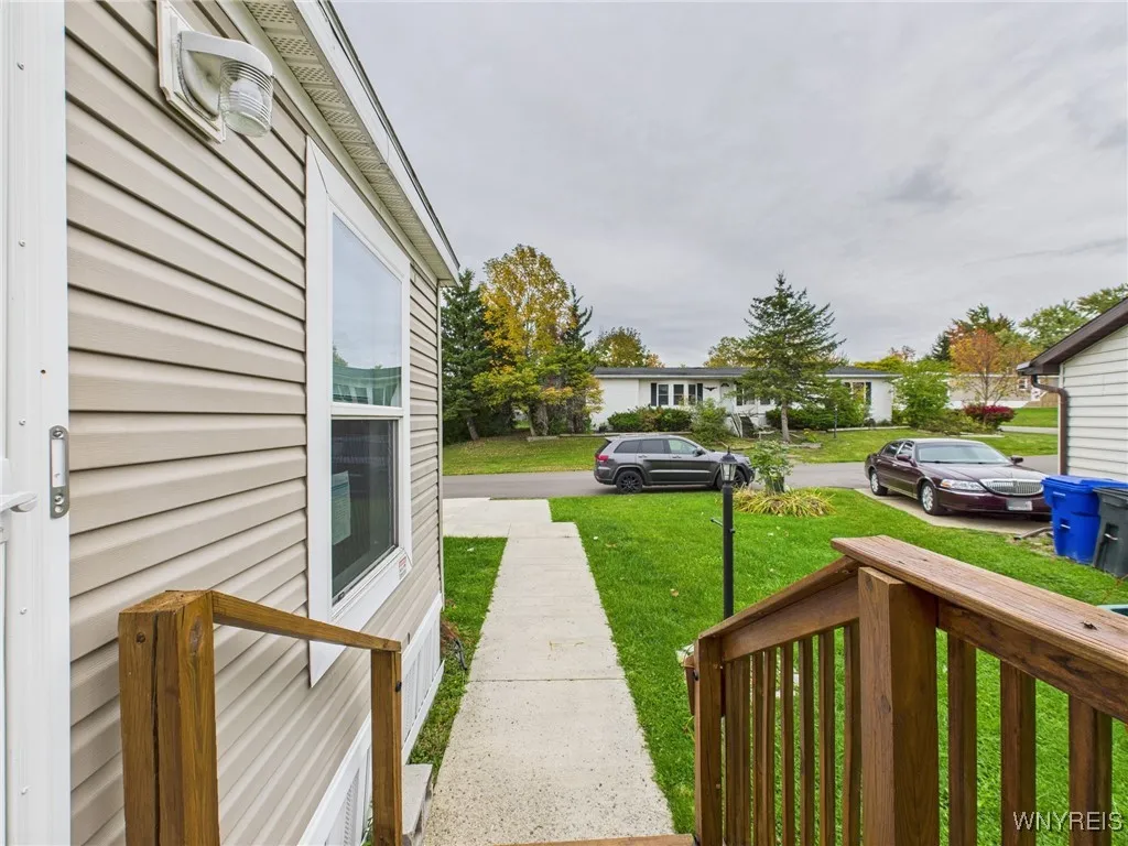 21 Brush Drive, Hamburg, New York 14075, Hamburg, New York 14075, 3 Bedrooms Bedrooms, 8 Rooms Rooms,2 BathroomsBathrooms,Residential,For Sale,21 Brush Drive, Hamburg, New York 14075,0,B1646029