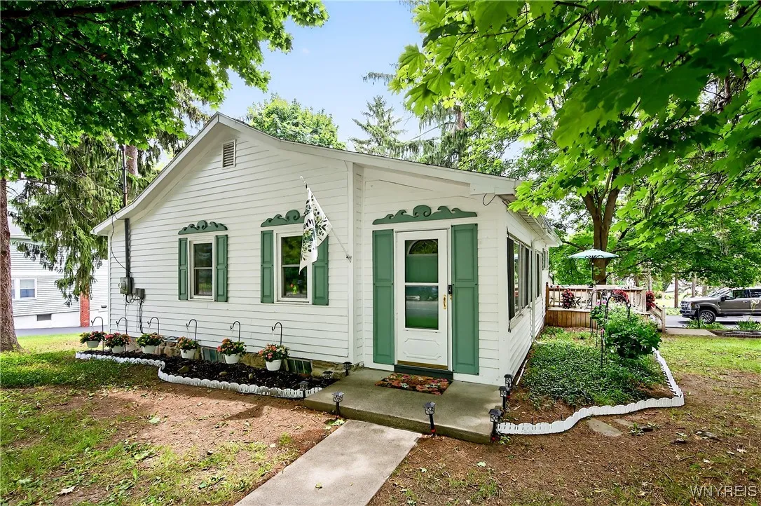 7017 Quaker Road, Orchard Park, New York 14127, Orchard Park, New York 14127, 2 Bedrooms Bedrooms, 7 Rooms Rooms,1 BathroomBathrooms,Residential,For Sale,7017 Quaker Road, Orchard Park, New York 14127,0,B1645944