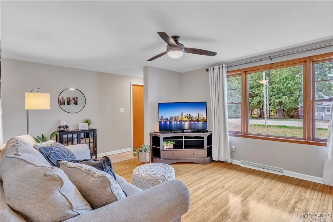 5606 Genesee Street, Lancaster, New York 14086, Lancaster, New York 14086, 2 Bedrooms Bedrooms, 6 Rooms Rooms,1 BathroomBathrooms,Residential,For Sale,5606 Genesee Street, Lancaster, New York 14086,0,B1646018