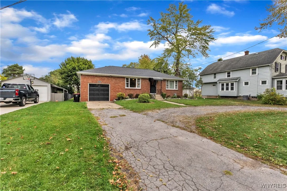 5606 Genesee Street, Lancaster, New York 14086, Lancaster, New York 14086, 2 Bedrooms Bedrooms, 6 Rooms Rooms,1 BathroomBathrooms,Residential,For Sale,5606 Genesee Street, Lancaster, New York 14086,0,B1646018
