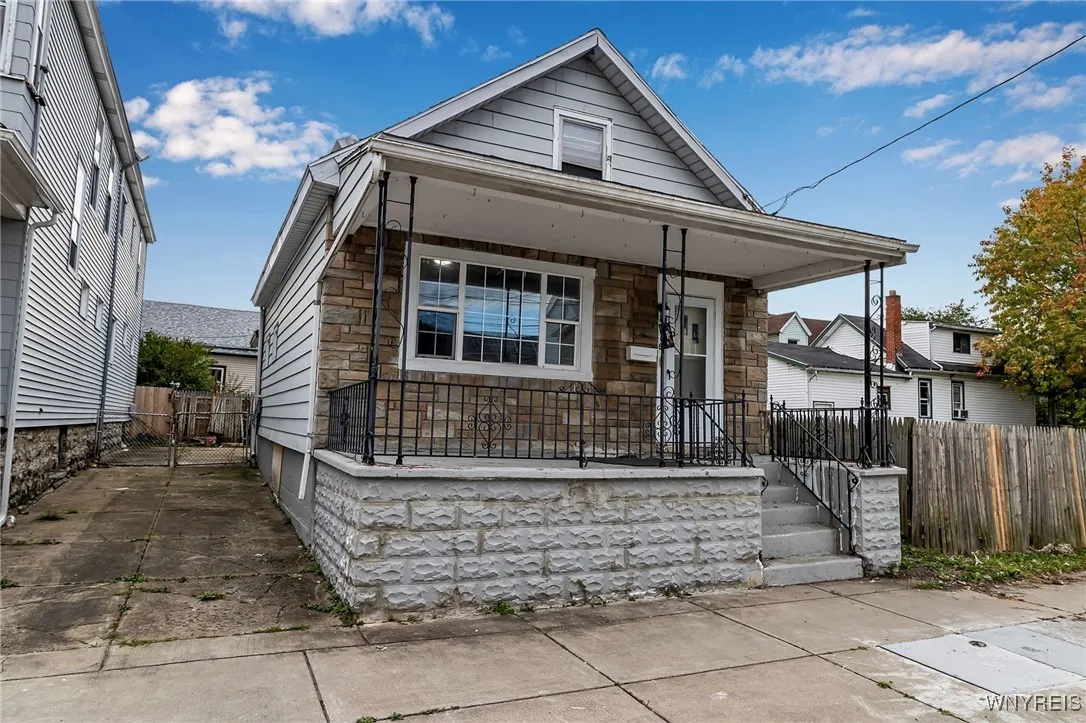 468 Plymouth Avenue, Buffalo, New York 14213, Buffalo, New York 14213, 3 Bedrooms Bedrooms, 5 Rooms Rooms,1 BathroomBathrooms,Residential,For Sale,468 Plymouth Avenue, Buffalo, New York 14213,0,B1645494
