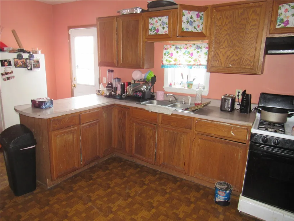 149 Geneva Street, Lyons, New York 14489, Lyons, New York 14489, 3 Bedrooms Bedrooms, 10 Rooms Rooms,1 BathroomBathrooms,Residential,For Sale,149 Geneva Street, Lyons, New York 14489,0,R1645768