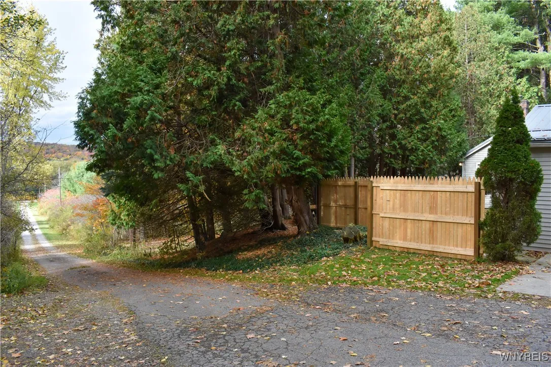 8197 Boston State Road, Boston, New York 14075, Boston, New York 14075, 1 Bedroom Bedrooms, 5 Rooms Rooms,1 BathroomBathrooms,Residential,For Sale,8197 Boston State Road, Boston, New York 14075,0,B1646066