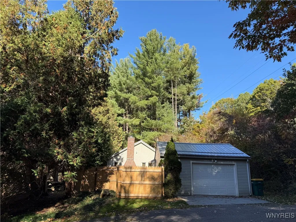 8197 Boston State Road, Boston, New York 14075, Boston, New York 14075, 1 Bedroom Bedrooms, 5 Rooms Rooms,1 BathroomBathrooms,Residential,For Sale,8197 Boston State Road, Boston, New York 14075,0,B1646066