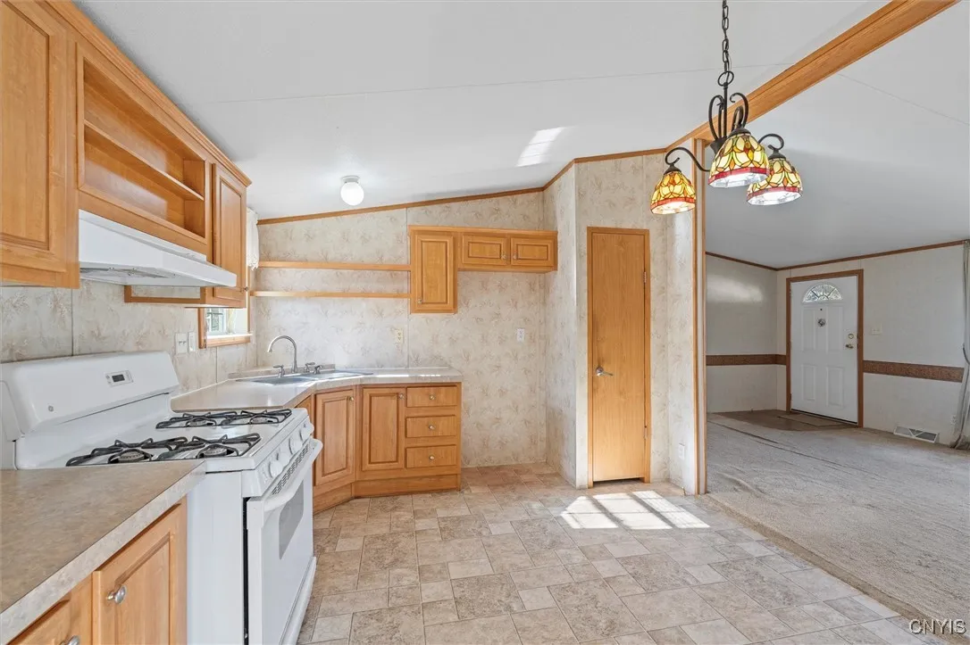 423 Mountain Ash Dr, Hopewell, New York 14424, Hopewell, New York 14424, 3 Bedrooms Bedrooms, 8 Rooms Rooms,2 BathroomsBathrooms,Residential,For Sale,423 Mountain Ash Dr, Hopewell, New York 14424,0,S1646114