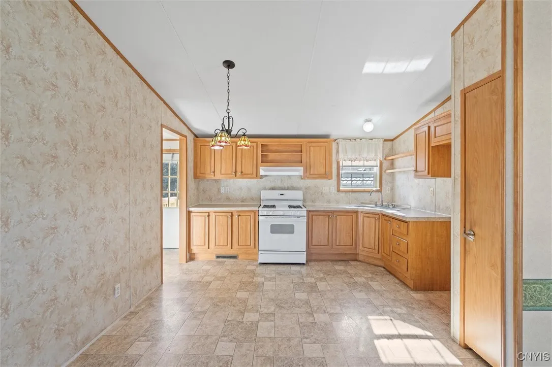 423 Mountain Ash Dr, Hopewell, New York 14424, Hopewell, New York 14424, 3 Bedrooms Bedrooms, 8 Rooms Rooms,2 BathroomsBathrooms,Residential,For Sale,423 Mountain Ash Dr, Hopewell, New York 14424,0,S1646114