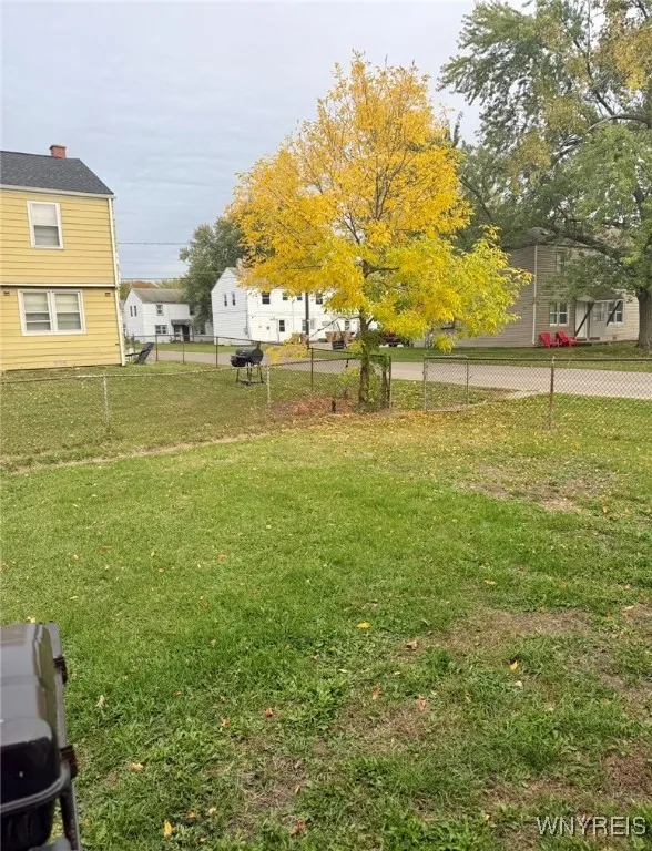 20 Windwood Court, Cheektowaga, New York 14225, Cheektowaga, New York 14225, 3 Bedrooms Bedrooms, 12 Rooms Rooms,1 BathroomBathrooms,Residential Lease,For Rent,20 Windwood Court, Cheektowaga, New York 14225,0,B1645255