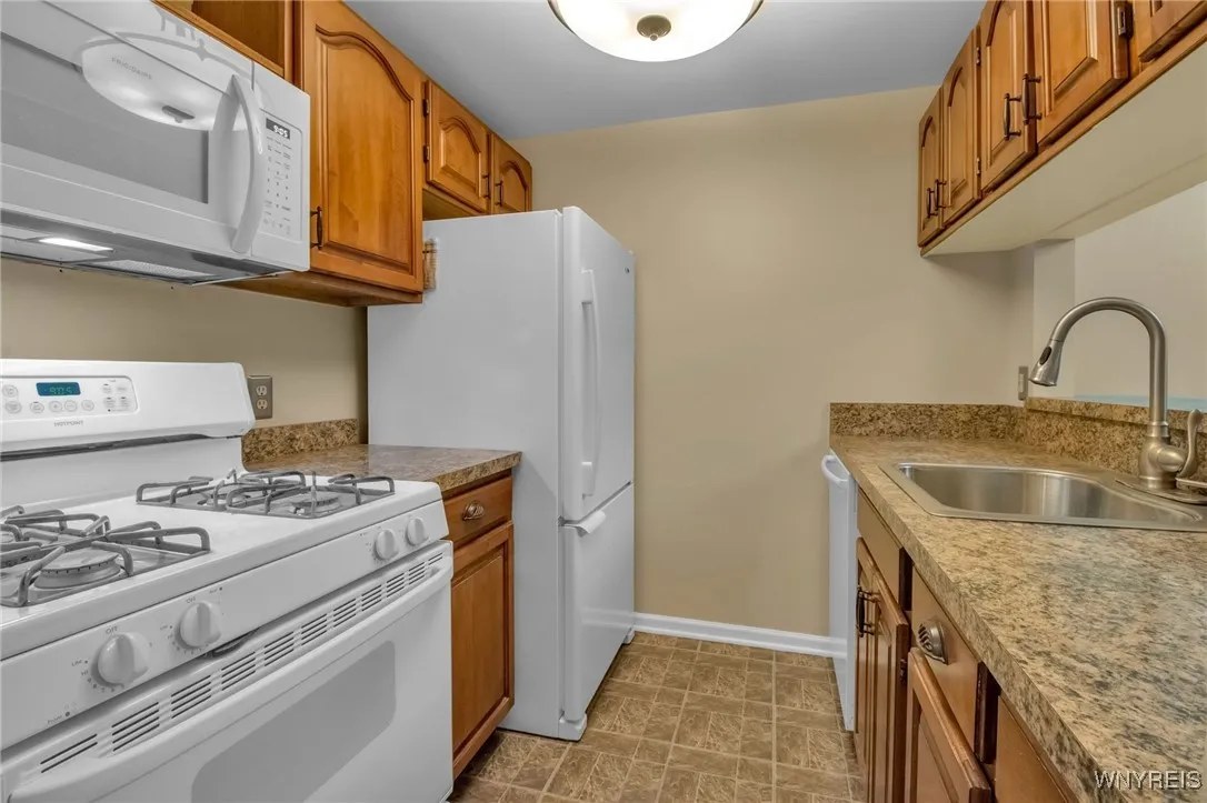 270 Buffalo Road 43, Aurora, New York 14052, Aurora, New York 14052, 2 Bedrooms Bedrooms, 5 Rooms Rooms,2 BathroomsBathrooms,Residential Lease,For Rent,270 Buffalo Road 43, Aurora, New York 14052,0,B1645980