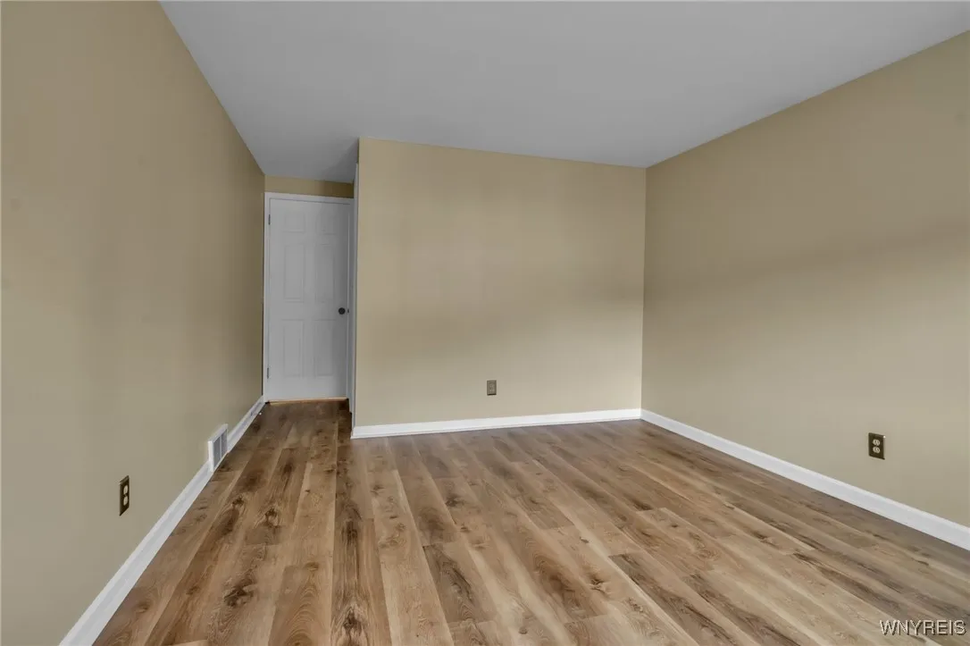 270 Buffalo Road 43, Aurora, New York 14052, Aurora, New York 14052, 2 Bedrooms Bedrooms, 5 Rooms Rooms,2 BathroomsBathrooms,Residential Lease,For Rent,270 Buffalo Road 43, Aurora, New York 14052,0,B1645980