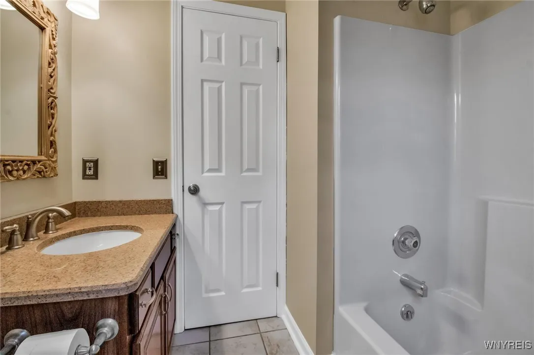 270 Buffalo Road 43, Aurora, New York 14052, Aurora, New York 14052, 2 Bedrooms Bedrooms, 5 Rooms Rooms,2 BathroomsBathrooms,Residential Lease,For Rent,270 Buffalo Road 43, Aurora, New York 14052,0,B1645980