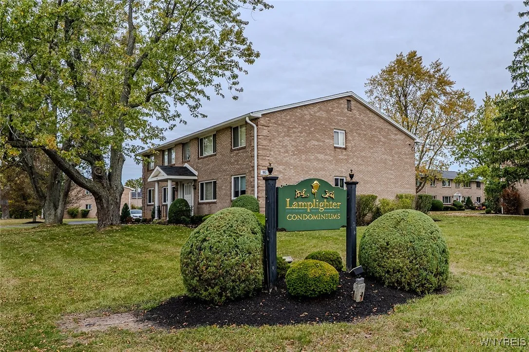 135 Old Lyme Drive 4, Amherst, New York 14221, Amherst, New York 14221, 2 Bedrooms Bedrooms, 5 Rooms Rooms,1 BathroomBathrooms,Residential,For Sale,135 Old Lyme Drive 4, Amherst, New York 14221,0,B1645490
