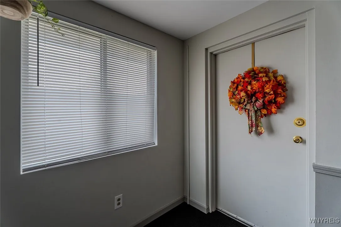 135 Old Lyme Drive 4, Amherst, New York 14221, Amherst, New York 14221, 2 Bedrooms Bedrooms, 5 Rooms Rooms,1 BathroomBathrooms,Residential,For Sale,135 Old Lyme Drive 4, Amherst, New York 14221,0,B1645490