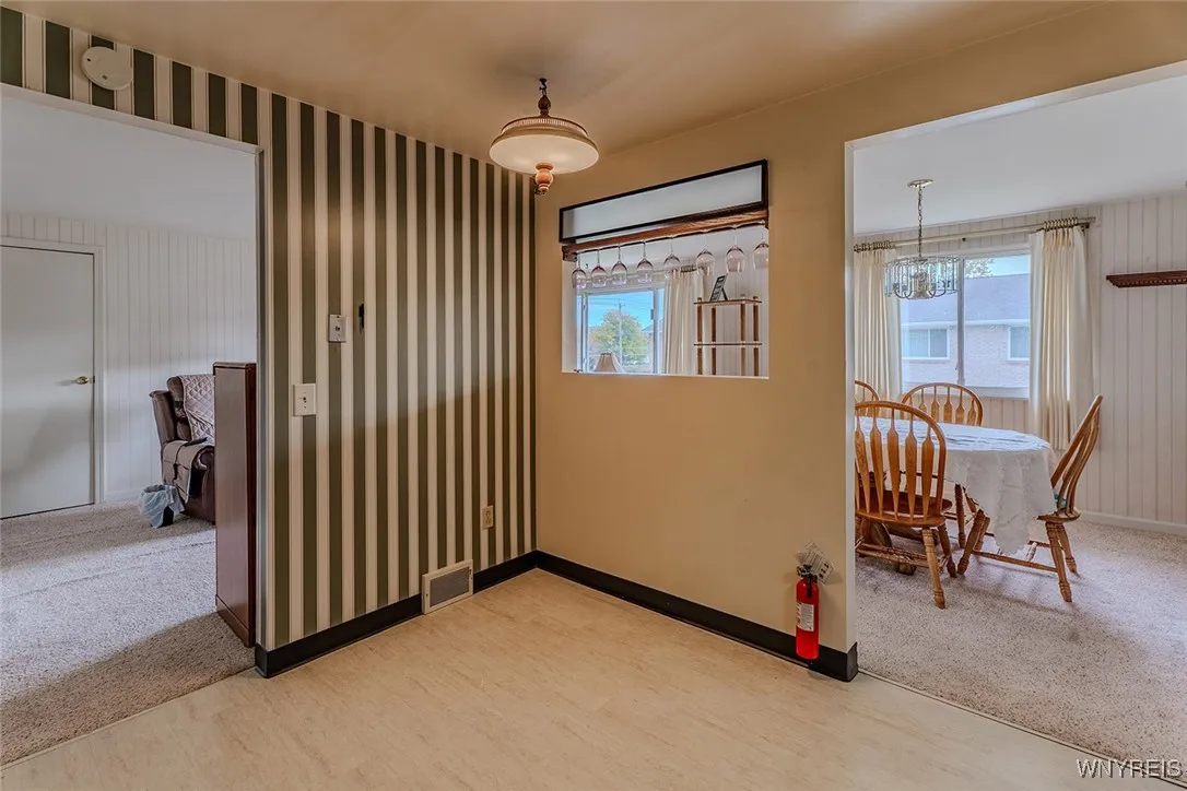 135 Old Lyme Drive 4, Amherst, New York 14221, Amherst, New York 14221, 2 Bedrooms Bedrooms, 5 Rooms Rooms,1 BathroomBathrooms,Residential,For Sale,135 Old Lyme Drive 4, Amherst, New York 14221,0,B1645490