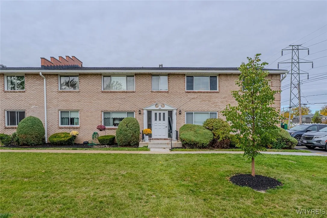 135 Old Lyme Drive 4, Amherst, New York 14221, Amherst, New York 14221, 2 Bedrooms Bedrooms, 5 Rooms Rooms,1 BathroomBathrooms,Residential,Closed,135 Old Lyme Drive 4, Amherst, New York 14221,0,B1645490