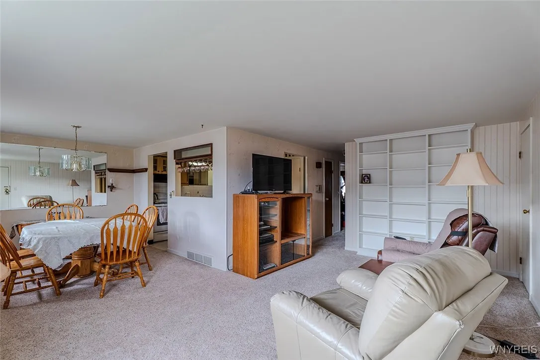 135 Old Lyme Drive 4, Amherst, New York 14221, Amherst, New York 14221, 2 Bedrooms Bedrooms, 5 Rooms Rooms,1 BathroomBathrooms,Residential,For Sale,135 Old Lyme Drive 4, Amherst, New York 14221,0,B1645490