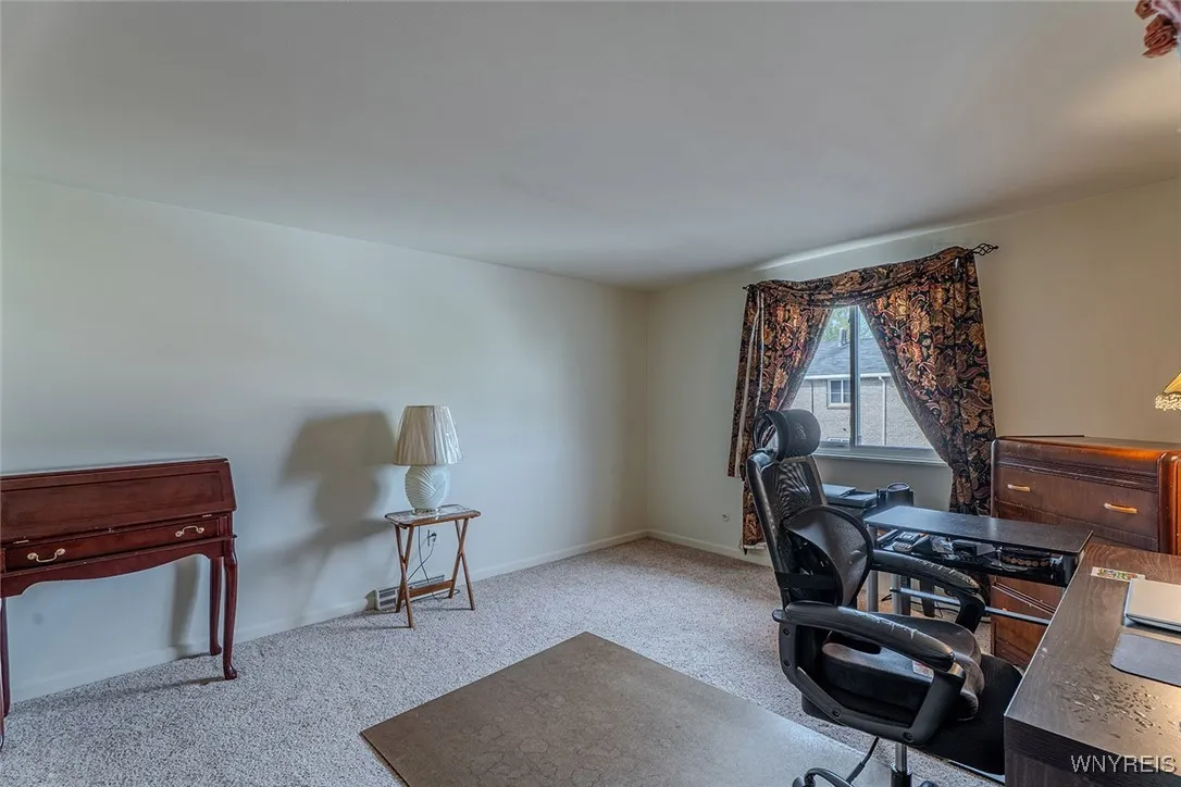 135 Old Lyme Drive 4, Amherst, New York 14221, Amherst, New York 14221, 2 Bedrooms Bedrooms, 5 Rooms Rooms,1 BathroomBathrooms,Residential,For Sale,135 Old Lyme Drive 4, Amherst, New York 14221,0,B1645490