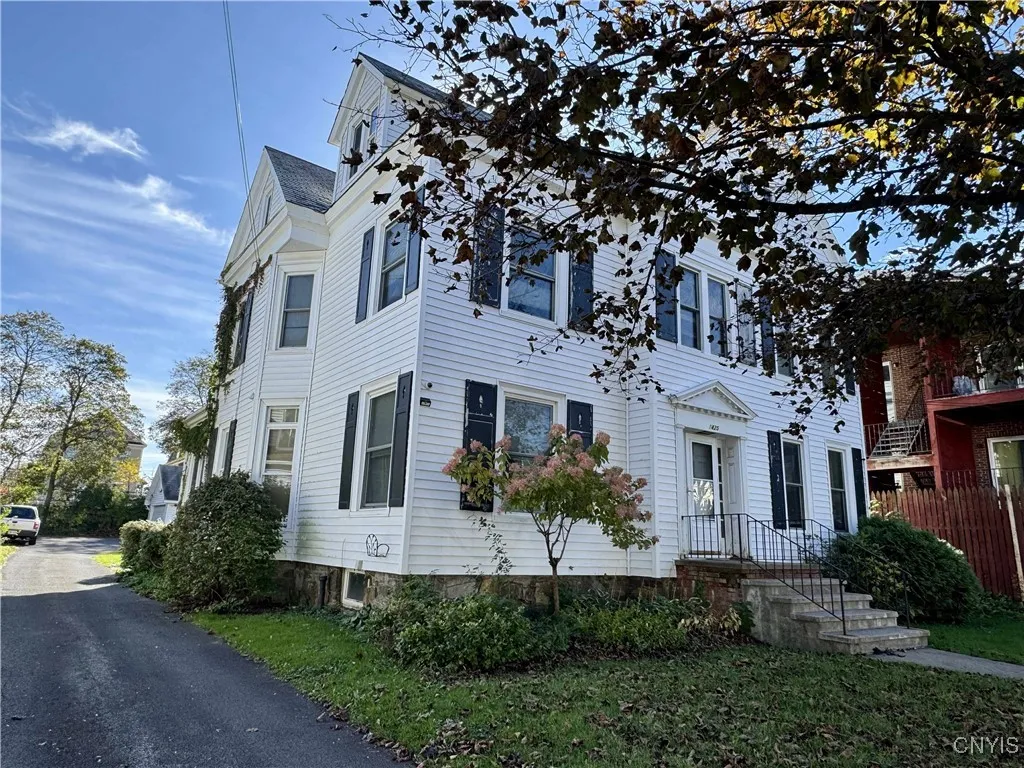 1425 Oneida Street, Utica, New York 13501, Utica, New York 13501, 6 Bedrooms Bedrooms, 14 Rooms Rooms,3 BathroomsBathrooms,Residential,For Sale,1425 Oneida Street, Utica, New York 13501,0,S1644627