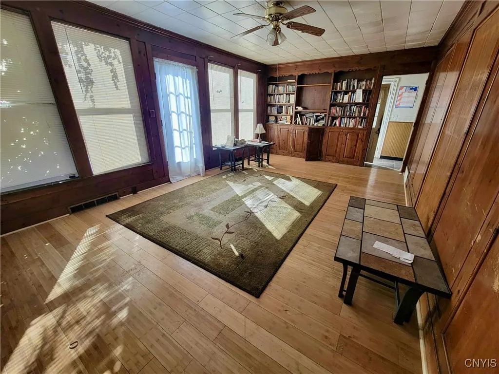 1425 Oneida Street, Utica, New York 13501, Utica, New York 13501, 6 Bedrooms Bedrooms, 14 Rooms Rooms,3 BathroomsBathrooms,Residential,For Sale,1425 Oneida Street, Utica, New York 13501,0,S1644627