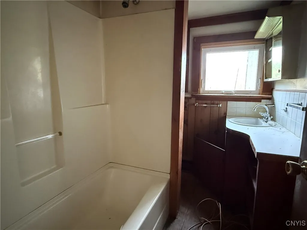 11033 Francis Road, Remsen, New York 13438, Remsen, New York 13438, 3 Bedrooms Bedrooms, 4 Rooms Rooms,1 BathroomBathrooms,Residential,For Sale,11033 Francis Road, Remsen, New York 13438,0,S1646161