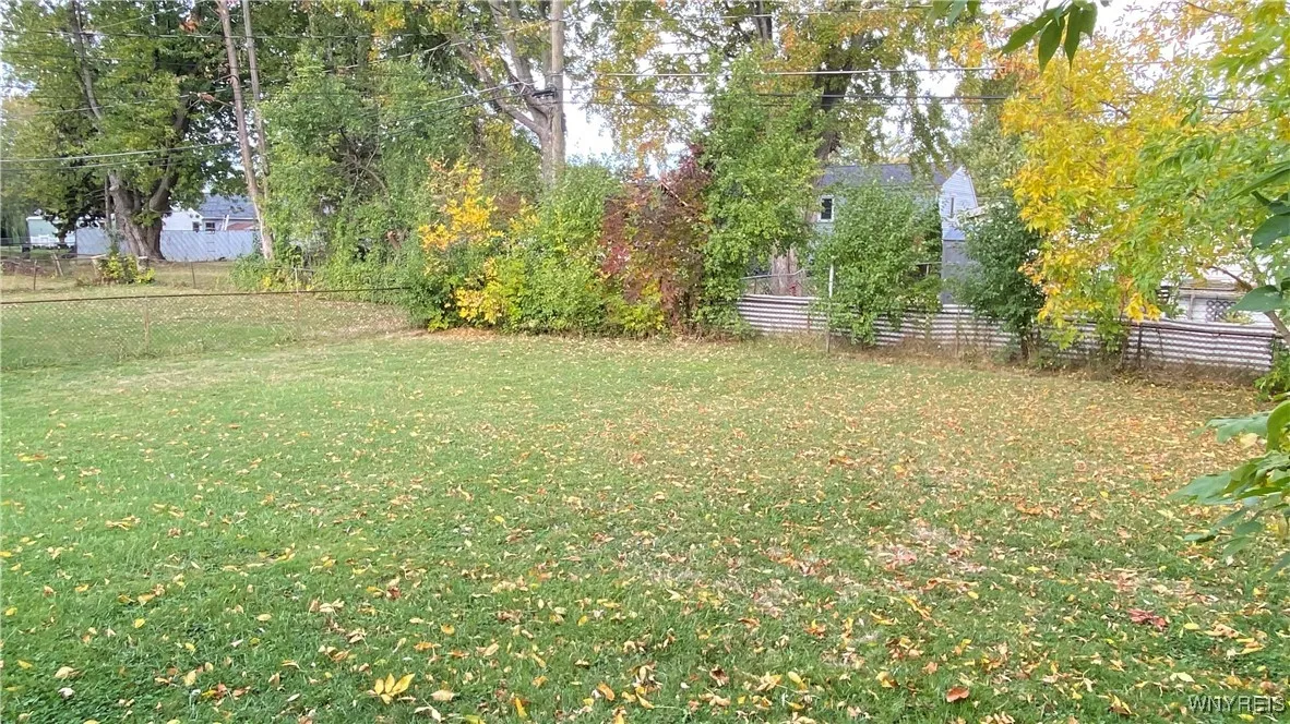 4888 Kennison Parkway, Hamburg, New York 14075, Hamburg, New York 14075, 3 Bedrooms Bedrooms, 5 Rooms Rooms,1 BathroomBathrooms,Residential,Closed,4888 Kennison Parkway, Hamburg, New York 14075,0,B1646090
