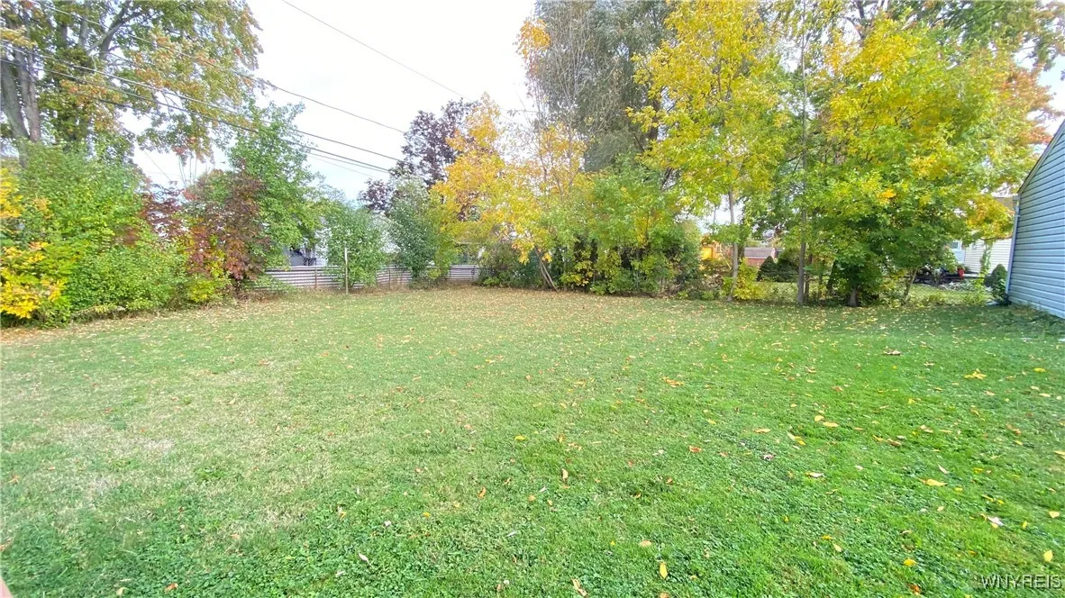 4888 Kennison Parkway, Hamburg, New York 14075, Hamburg, New York 14075, 3 Bedrooms Bedrooms, 5 Rooms Rooms,1 BathroomBathrooms,Residential,Closed,4888 Kennison Parkway, Hamburg, New York 14075,0,B1646090