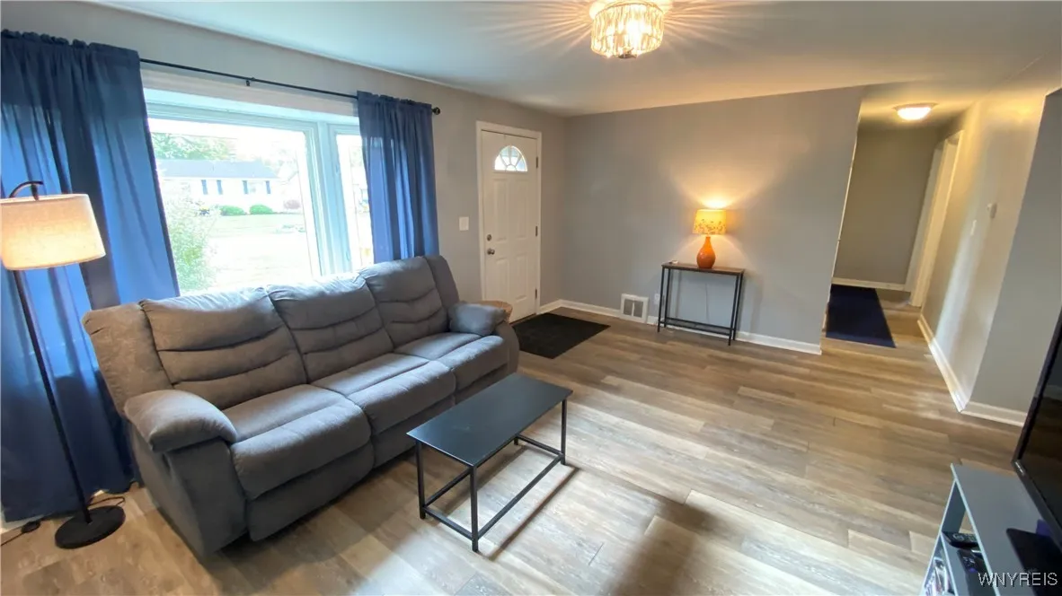 4888 Kennison Parkway, Hamburg, New York 14075, Hamburg, New York 14075, 3 Bedrooms Bedrooms, 5 Rooms Rooms,1 BathroomBathrooms,Residential,Closed,4888 Kennison Parkway, Hamburg, New York 14075,0,B1646090