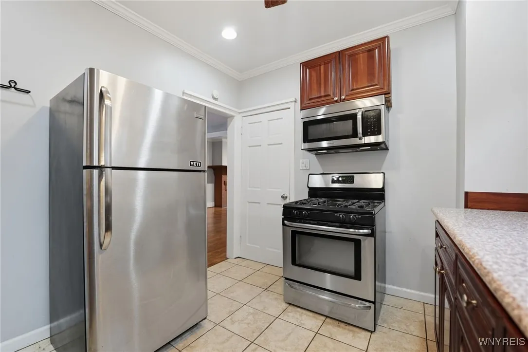 449 Bird Avenue Upper, Buffalo, New York 14213, Buffalo, New York 14213, 3 Bedrooms Bedrooms, 8 Rooms Rooms,1 BathroomBathrooms,Residential Lease,For Rent,449 Bird Avenue Upper, Buffalo, New York 14213,0,B1645339