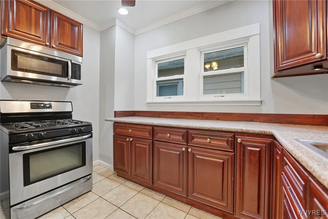 449 Bird Avenue Upper, Buffalo, New York 14213, Buffalo, New York 14213, 3 Bedrooms Bedrooms, 8 Rooms Rooms,1 BathroomBathrooms,Residential Lease,For Rent,449 Bird Avenue Upper, Buffalo, New York 14213,0,B1645339