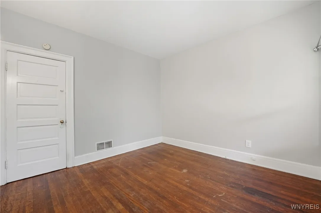 449 Bird Avenue Upper, Buffalo, New York 14213, Buffalo, New York 14213, 3 Bedrooms Bedrooms, 8 Rooms Rooms,1 BathroomBathrooms,Residential Lease,For Rent,449 Bird Avenue Upper, Buffalo, New York 14213,0,B1645339