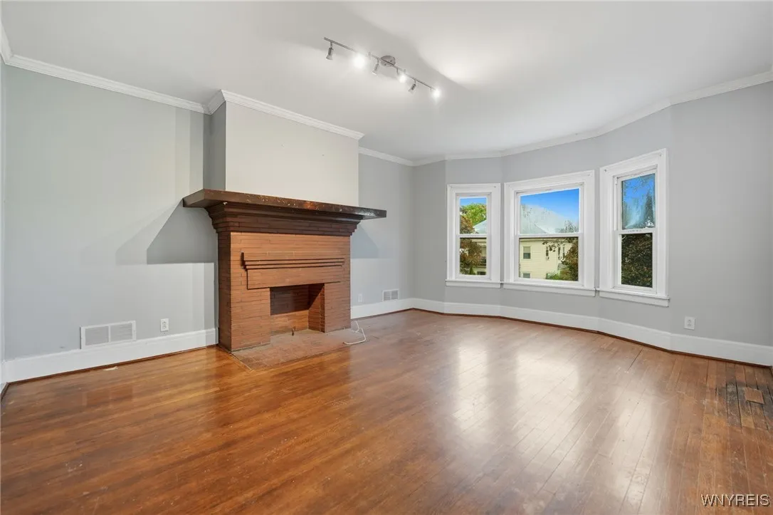 449 Bird Avenue Upper, Buffalo, New York 14213, Buffalo, New York 14213, 3 Bedrooms Bedrooms, 8 Rooms Rooms,1 BathroomBathrooms,Residential Lease,For Rent,449 Bird Avenue Upper, Buffalo, New York 14213,0,B1645339