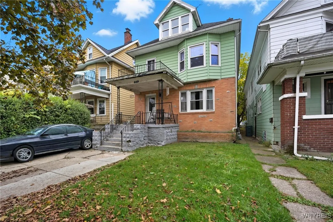 449 Bird Avenue Upper, Buffalo, New York 14213, Buffalo, New York 14213, 3 Bedrooms Bedrooms, 8 Rooms Rooms,1 BathroomBathrooms,Residential Lease,For Rent,449 Bird Avenue Upper, Buffalo, New York 14213,0,B1645339