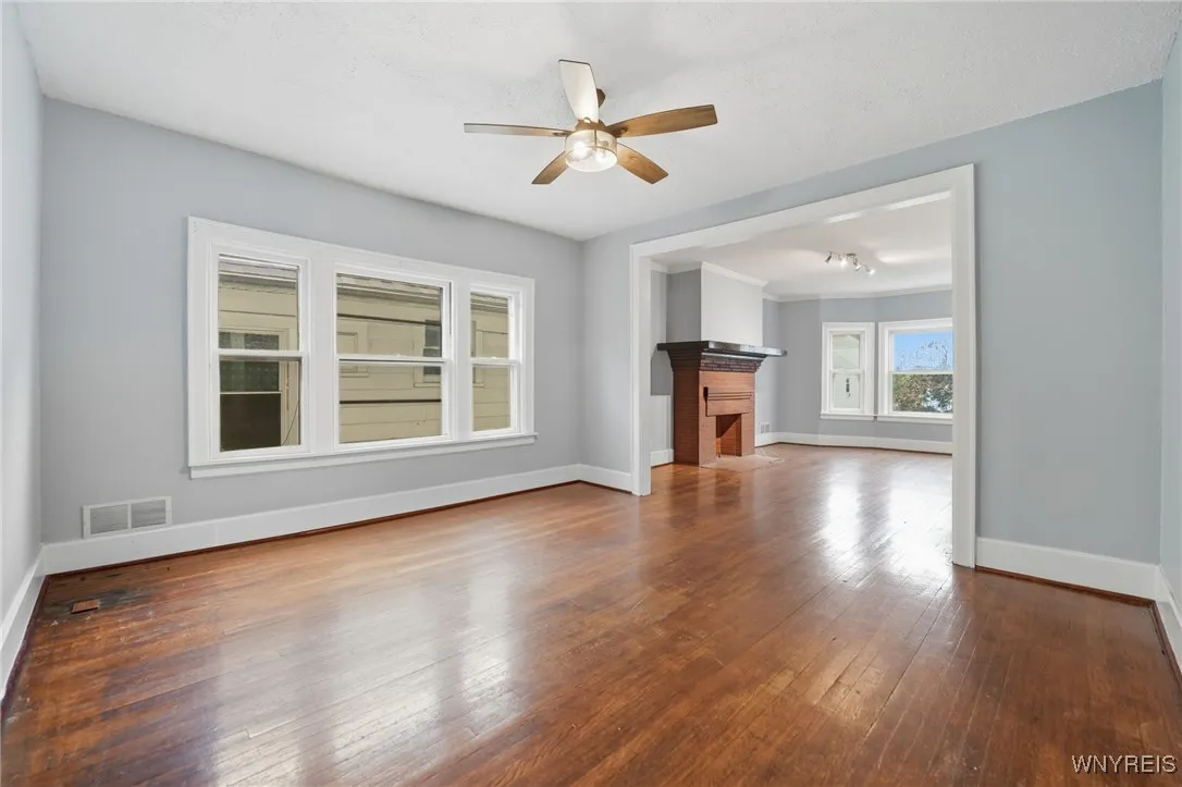 449 Bird Avenue Upper, Buffalo, New York 14213, Buffalo, New York 14213, 3 Bedrooms Bedrooms, 8 Rooms Rooms,1 BathroomBathrooms,Residential Lease,For Rent,449 Bird Avenue Upper, Buffalo, New York 14213,0,B1645339