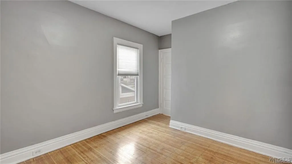 2528 Main Street, Buffalo, New York 14214, Buffalo, New York 14214, 6 Bedrooms Bedrooms, 12 Rooms Rooms,2 BathroomsBathrooms,Residential Lease,For Rent,2528 Main Street, Buffalo, New York 14214,0,B1646210