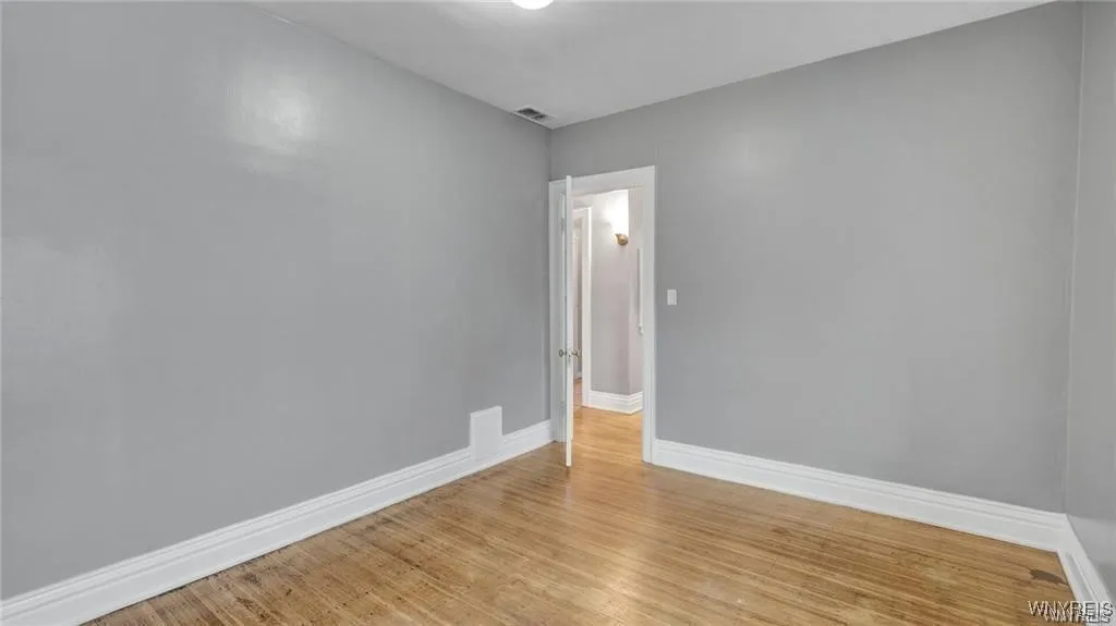 2528 Main Street, Buffalo, New York 14214, Buffalo, New York 14214, 6 Bedrooms Bedrooms, 12 Rooms Rooms,2 BathroomsBathrooms,Residential Lease,For Rent,2528 Main Street, Buffalo, New York 14214,0,B1646210