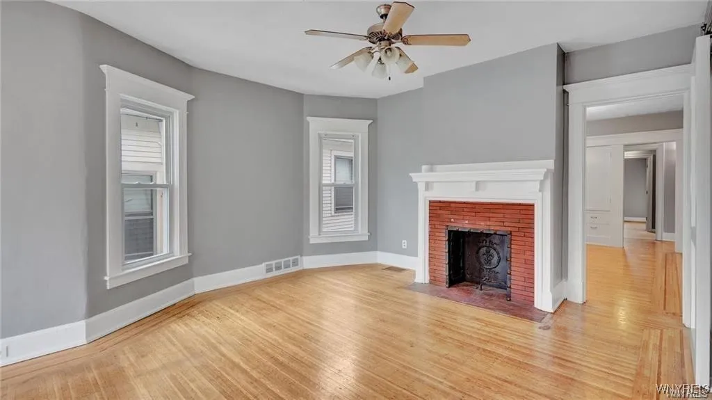 2528 Main Street, Buffalo, New York 14214, Buffalo, New York 14214, 6 Bedrooms Bedrooms, 12 Rooms Rooms,2 BathroomsBathrooms,Residential Lease,For Rent,2528 Main Street, Buffalo, New York 14214,0,B1646210