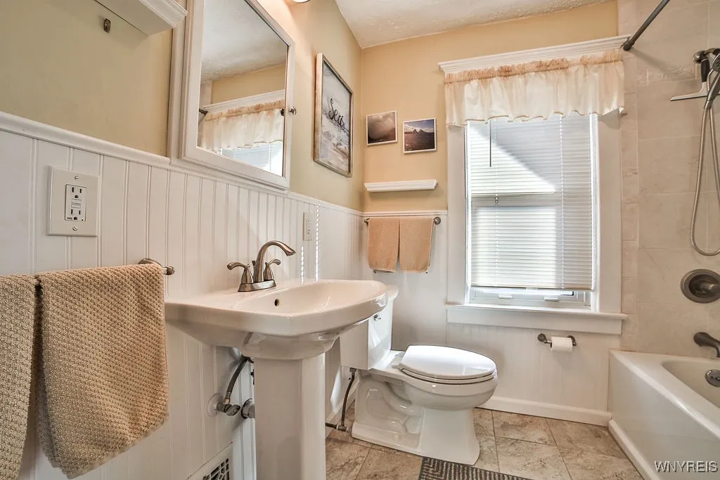 96 Cheltenham Drive, Buffalo, New York 14216, Buffalo, New York 14216, 3 Bedrooms Bedrooms, 6 Rooms Rooms,1 BathroomBathrooms,Residential,For Sale,96 Cheltenham Drive, Buffalo, New York 14216,0,B1645667