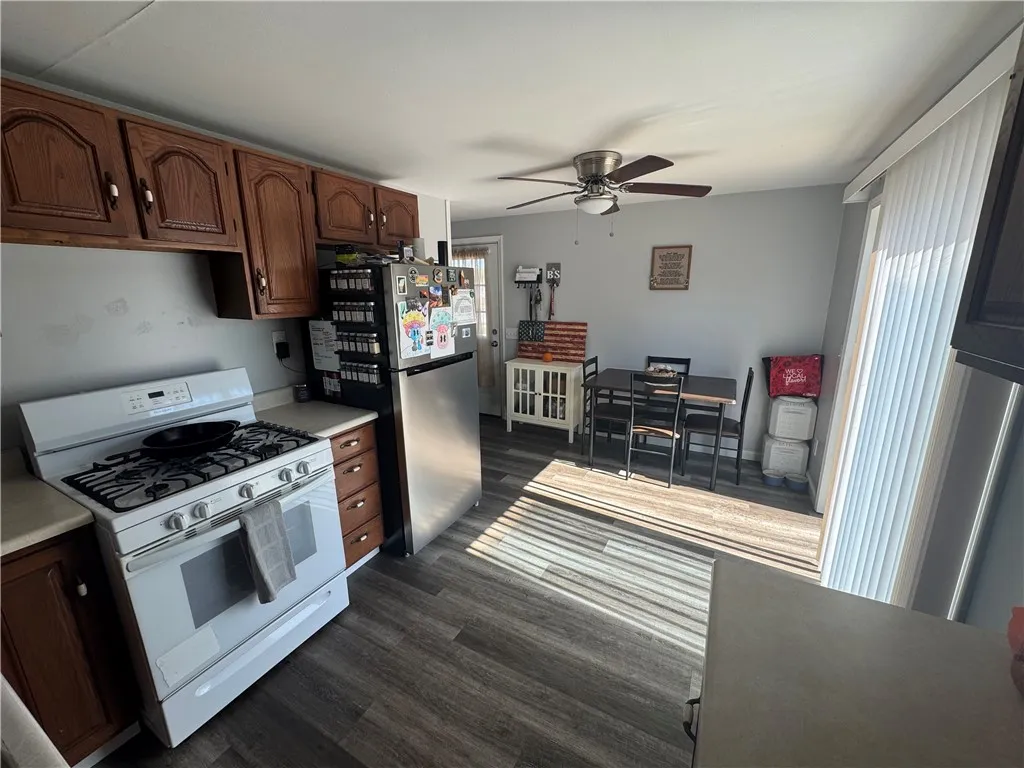 43 Garibaldi Avenue, Oakfield, New York 14125, Oakfield, New York 14125, 2 Bedrooms Bedrooms, 6 Rooms Rooms,1 BathroomBathrooms,Residential,For Sale,43 Garibaldi Avenue, Oakfield, New York 14125,0,R1642389