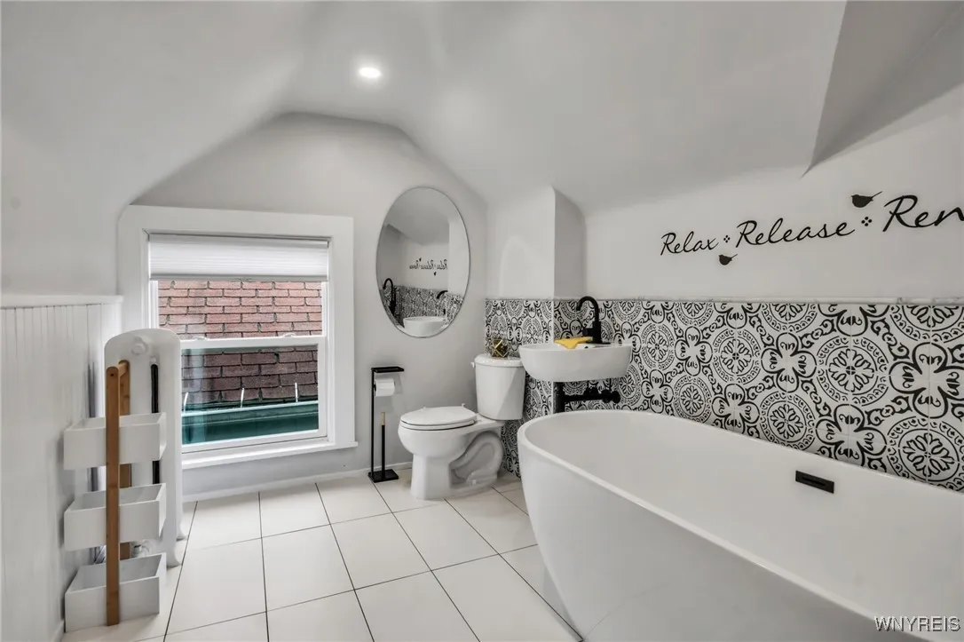 142 Lexington Avenue, Buffalo, New York 14222, Buffalo, New York 14222, 3 Bedrooms Bedrooms, 8 Rooms Rooms,2 BathroomsBathrooms,Residential,For Sale,142 Lexington Avenue, Buffalo, New York 14222,0,B1646048