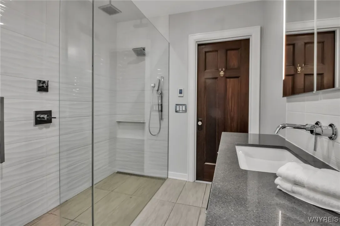 142 Lexington Avenue, Buffalo, New York 14222, Buffalo, New York 14222, 3 Bedrooms Bedrooms, 8 Rooms Rooms,2 BathroomsBathrooms,Residential,For Sale,142 Lexington Avenue, Buffalo, New York 14222,0,B1646048