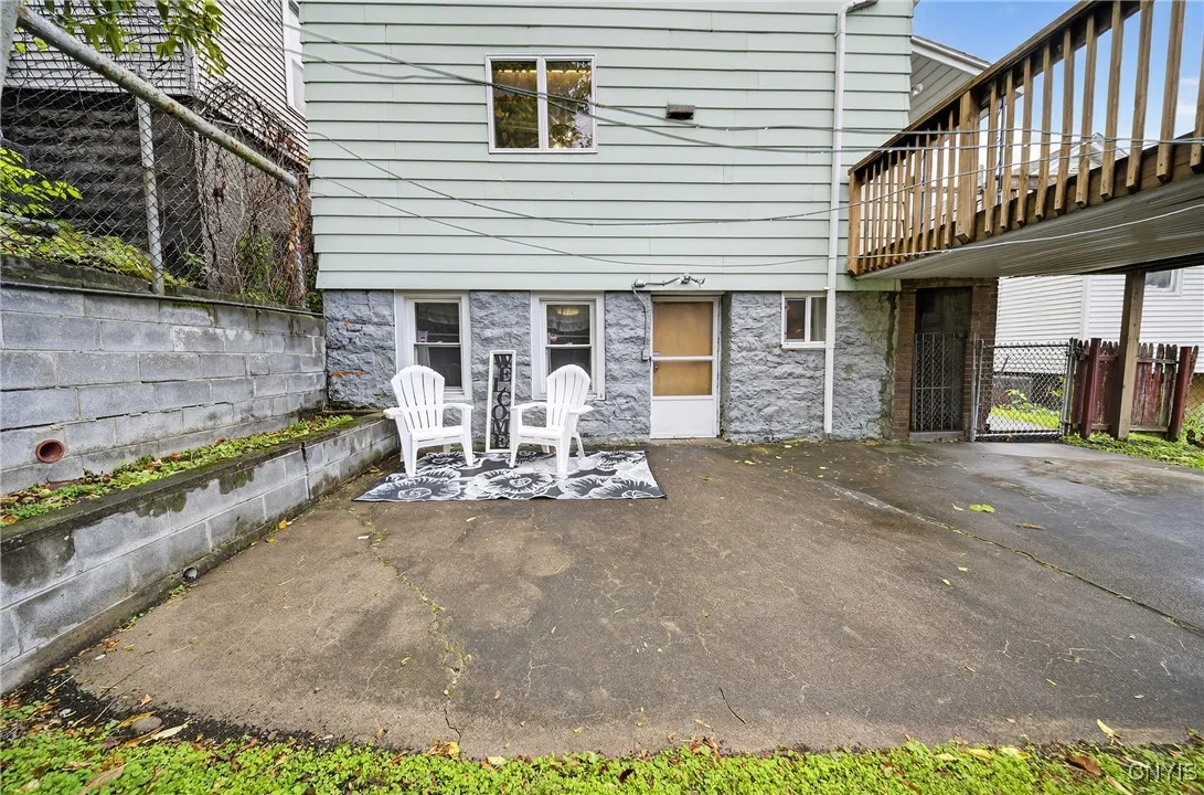 809 East Division Street, Syracuse, New York 13208, Syracuse, New York 13208, 3 Bedrooms Bedrooms, 10 Rooms Rooms,3 BathroomsBathrooms,Residential,For Sale,809 East Division Street, Syracuse, New York 13208,0,S1645798