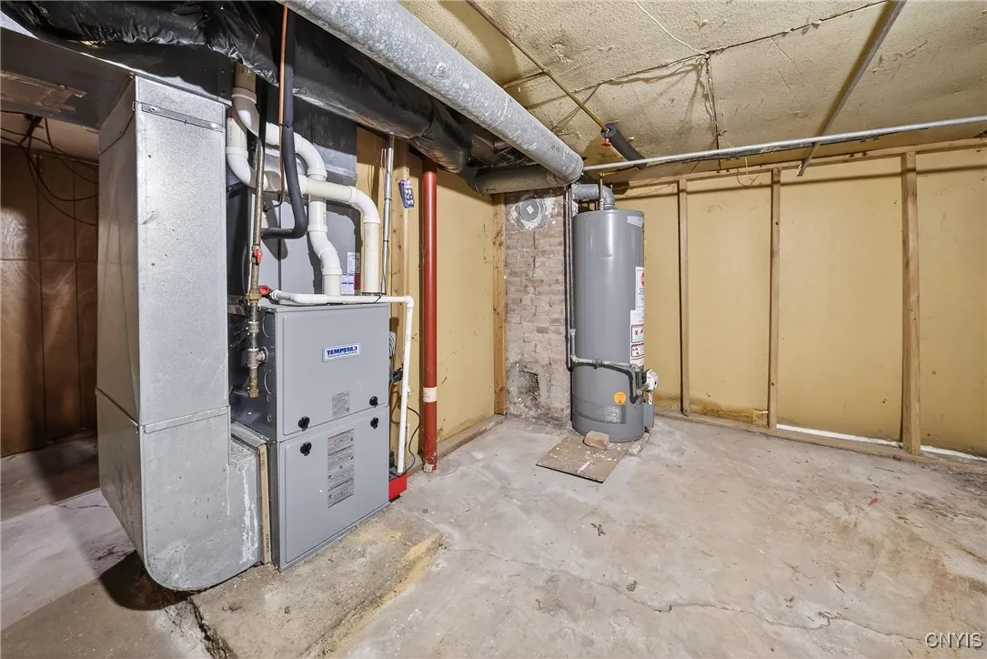 809 East Division Street, Syracuse, New York 13208, Syracuse, New York 13208, 3 Bedrooms Bedrooms, 10 Rooms Rooms,3 BathroomsBathrooms,Residential,For Sale,809 East Division Street, Syracuse, New York 13208,0,S1645798