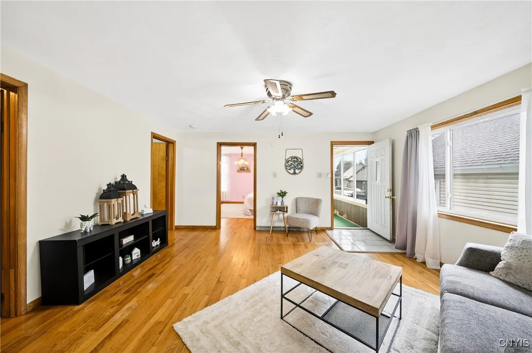 809 East Division Street, Syracuse, New York 13208, Syracuse, New York 13208, 3 Bedrooms Bedrooms, 10 Rooms Rooms,3 BathroomsBathrooms,Residential,For Sale,809 East Division Street, Syracuse, New York 13208,0,S1645798