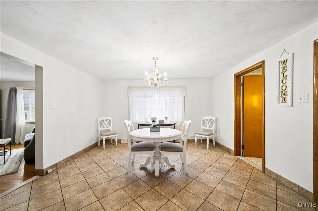 809 East Division Street, Syracuse, New York 13208, Syracuse, New York 13208, 3 Bedrooms Bedrooms, 10 Rooms Rooms,3 BathroomsBathrooms,Residential,For Sale,809 East Division Street, Syracuse, New York 13208,0,S1645798