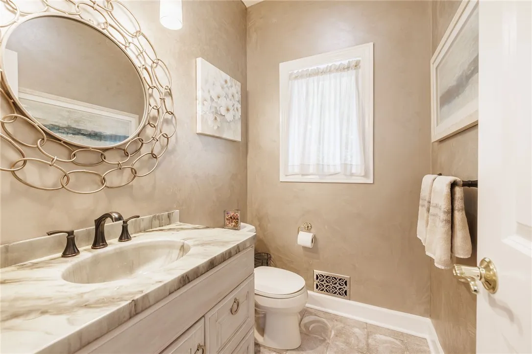 59 Mooring Line Drive, Irondequoit, New York 14622, Irondequoit, New York 14622, 3 Bedrooms Bedrooms, 8 Rooms Rooms,2 BathroomsBathrooms,Residential,For Sale,59 Mooring Line Drive, Irondequoit, New York 14622,0,R1645709