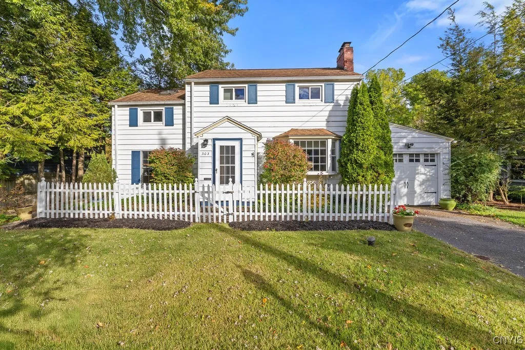 303 Bronson Road, Geddes, New York 13219, Geddes, New York 13219, 3 Bedrooms Bedrooms, 9 Rooms Rooms,1 BathroomBathrooms,Residential,For Sale,303 Bronson Road, Geddes, New York 13219,0,S1643084