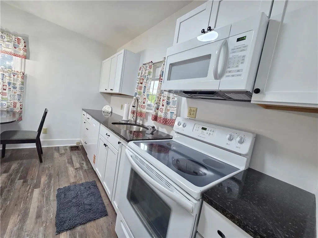 238 Lenox Avenue, Horseheads, New York 14845, Horseheads, New York 14845, 2 Bedrooms Bedrooms, 5 Rooms Rooms,1 BathroomBathrooms,Residential,For Sale,238 Lenox Avenue, Horseheads, New York 14845,0,R1645956